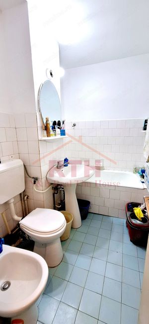 Oferim spre vanzare, apartamemt cu 3 camere decomandat, centrala proprie - imagine 17