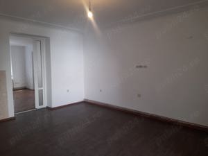 Apartament 3 camere de vanzare in zona Centrala - imagine 4