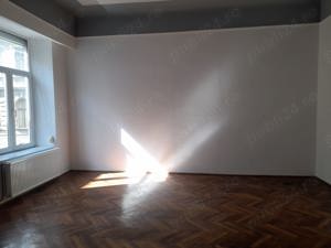 Apartament 3 camere de vanzare in zona Centrala - imagine 3