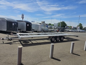 Inchiriez platforme remorci auto sau fac transport