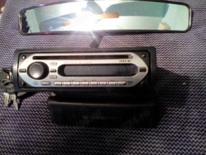 Vând Radio- Cd marca Sony model Cdx- Gt 20 cu față detașabilă, în bună stare de funcționare