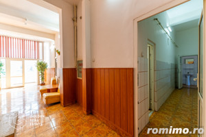 Cladire cu 24 camere, langa Castelul Regal Savarsin - imagine 6