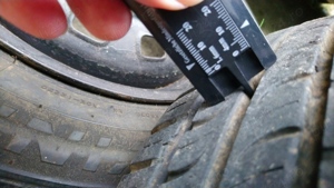 Vind 2 cauciuciucuri de vara Hankook  cu genta Matiz altele 3 de IARNA pe Geanta - imagine 3