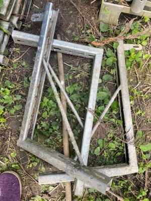 Vând vincluri cofraje stâlp 