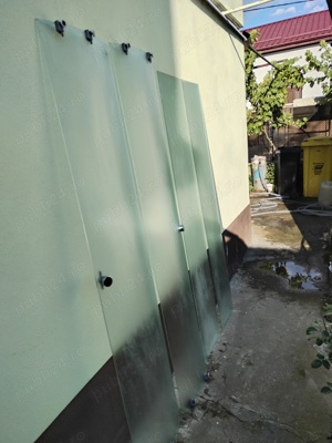 Set geamuri mate sticla cabina dus 1783x365(375)x4mm - 150lei buc. sau o buc. 1745x333x4mm - 100lei