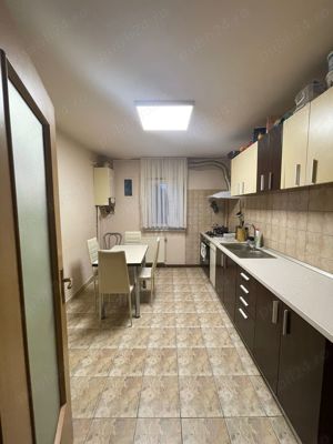 Inchiriez apartament 3 camere decomandate central Sibiu - imagine 2