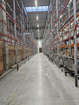 Vânzare Rafturi Metalice pentru Paleți - Stocare Eficientă în Depozit