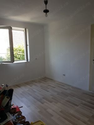 vând apartament cu 2 camere 