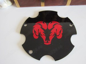 Emblema auto logo Dodge metalic Cap Berbec alb/negru si rosu/negru