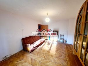 Apartament 3 camere, zona Sens, decomandat, parter inalt, 2 bai - imagine 2