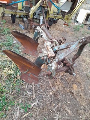 Plug tractor in perfecta stare de funcționare 