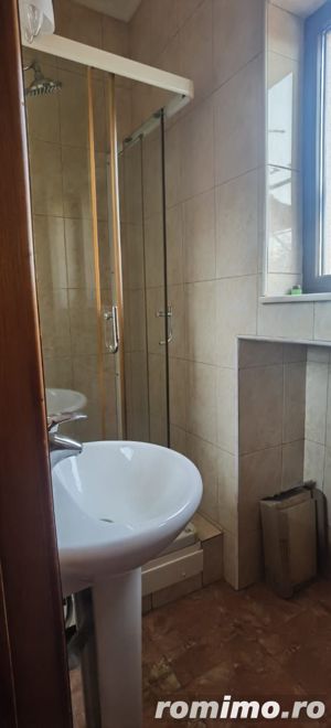 Cașin, Apartament 5 camere, renovat recent, birouri - imagine 11