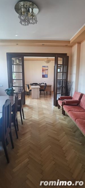Cașin, Apartament 5 camere, renovat recent, birouri - imagine 12