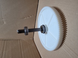 Ax pinion cu fulie si rulmenti betoniera Lescha Germania