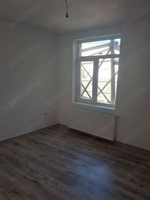 vand casa sau scimb cu apartament plus diferența  - imagine 3