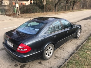 Mercedes-Benz, E240 Avantgard, cutie manuala, xenon, trapa electrica - imagine 2