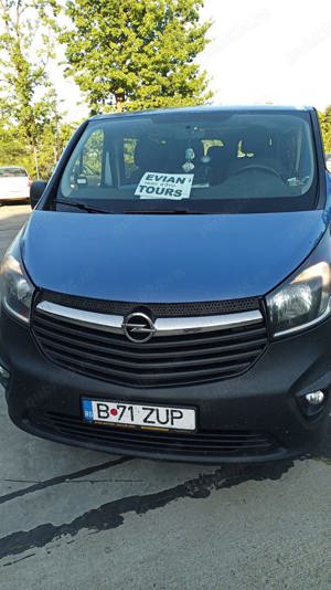 Opel Vivaro transport persoane 8+1din 2016 Motorina - imagine 2