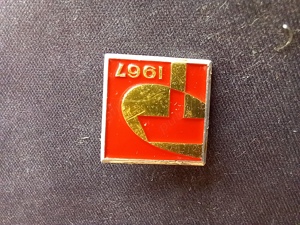 insignă pin cu logo al Pavilionului URSS la Expo 1967 Montreal