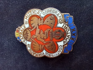 Insigna FESTIVAL - ConcursulL Formatiilor TEATRALE si MUZICALE de amatori 1974