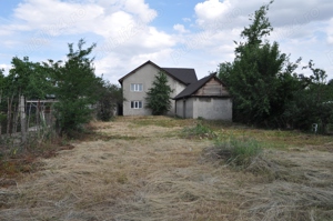 Casa de vanzare in Golesti, parter si etaj , 220 mp construiti , teren 916mp, la rosu - imagine 6