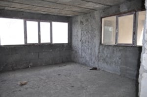 Casa de vanzare in Golesti, parter si etaj , 220 mp construiti , teren 916mp, la rosu - imagine 3