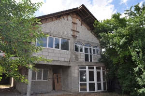 Casa de vanzare in Golesti, parter si etaj , 220 mp construiti , teren 916mp, la rosu - imagine 10