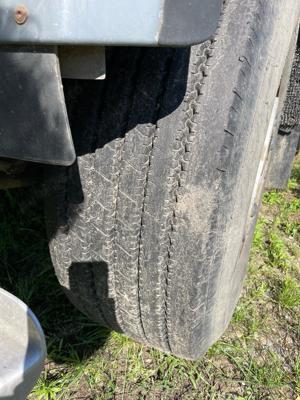 Vand sau schimb cu cap tractor cu sau fara  semiremorca , autobasculanta 8x4 DAF cf 85 - imagine 4