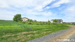 Teren intravilan in zona rezidentiala, la 1 km de A0 si A1 - imagine 8