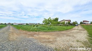 Teren intravilan in zona rezidentiala, la 1 km de A0 si A1