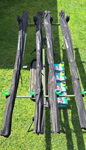 Set Pescuit La Crap, 4 Lansete 3,90m, 2 Segm, 4 Mulinete Tambur 8000 cu Baitrunner, Rod Pod, Senzori - imagine 6