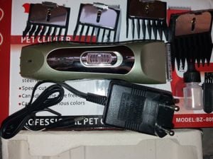 Masina tuns animale caini pisici Pet Clipper 2 modele cu acumulator intern, incarcare la 220V  Pret