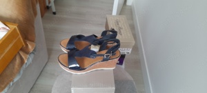 Vând sandale cu talpa ortopedica