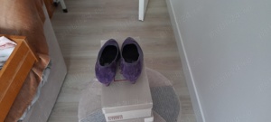 Vând pantofi din piele , culoare mov - imagine 3