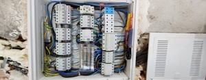 ELECTRICIAN  - imagine 4