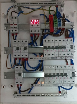 Electrician cu experiență 