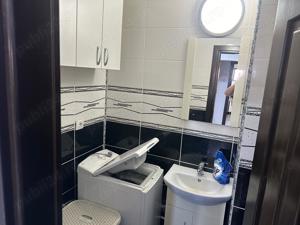 Închiriez apartament 3 camere (particular )