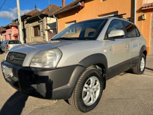 Hyundai Tucson 4x4 automatic - imagine 8