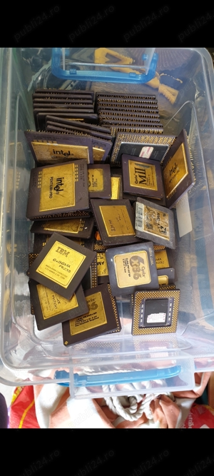  Procesoare vechi defecte 486 Goldcap, ceramice,fibra,plastic. - imagine 2