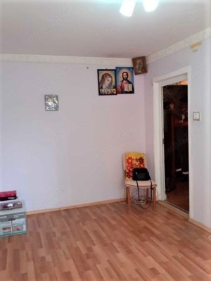 Apartament 3 camere, semidecomandat, etaj intermediar, Micro 40 - imagine 2