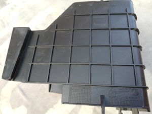 carcasa plastic protectie baterie volkswagen 1K0 915 335C - imagine 7