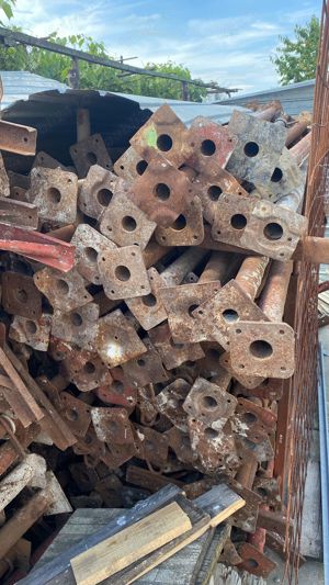 Vând schela metalica, popi metalici, vincluri, furci pentru cofraje  - imagine 4