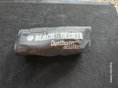 Vând aspirator black & decker auto 