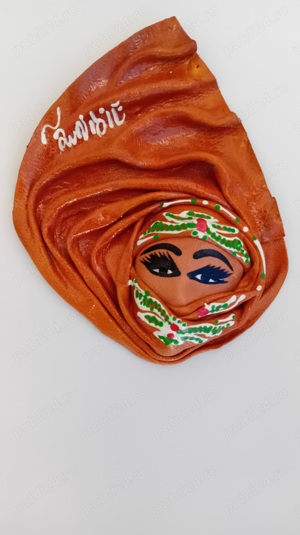 Suvenir masca tunisiana medie din piele de camila