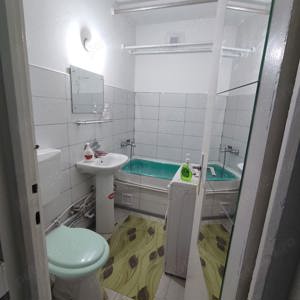 Închiriez apartament cu doua camere Bulevardul Revoluției  - imagine 2