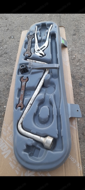 Scule bidonas rezerva BMW