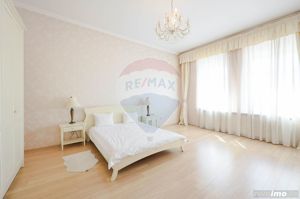 Apartament cu 2 camere de închiriat cu priveliște spre Piața Unirii - imagine 7