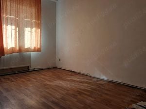 Vand apartament 2 camere in Petrosani, strada Independentei, langa bazinul de inot - imagine 9