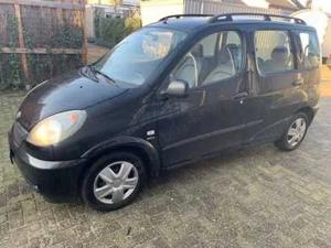 Dezmembrez Toyota Yaris Verso