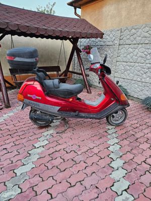 Vând motocicletă Piaggio Hexagon 125 - imagine 2