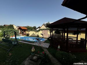 Villa, situata semicentral, spre vanzare, cu piscina si garaj - imagine 3